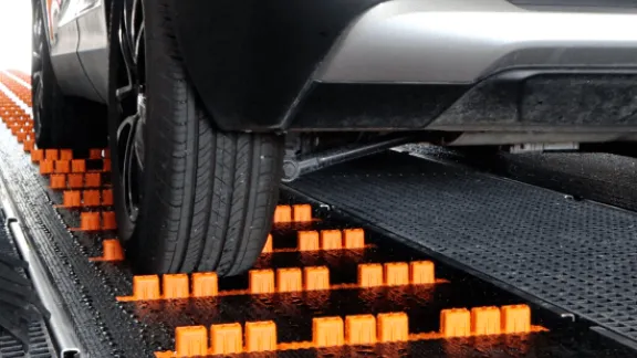 Self-serve and in-bay systems